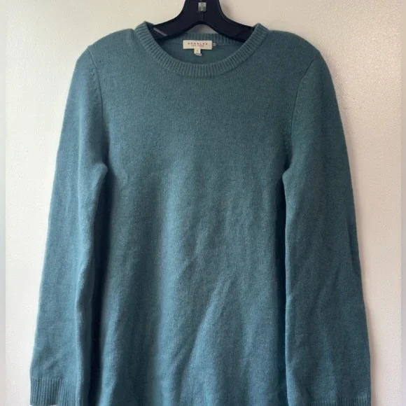 Demylee New York Cashmere Blue Crew Neck Sweater with Relaxed Fit - Picture 9 of 10